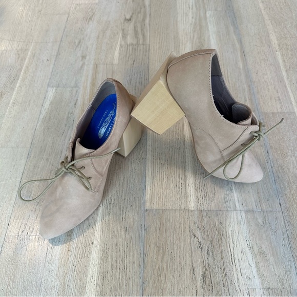 NWOT Jeffrey Campbell Oxford Bootie 6 - Picture 11 of 12